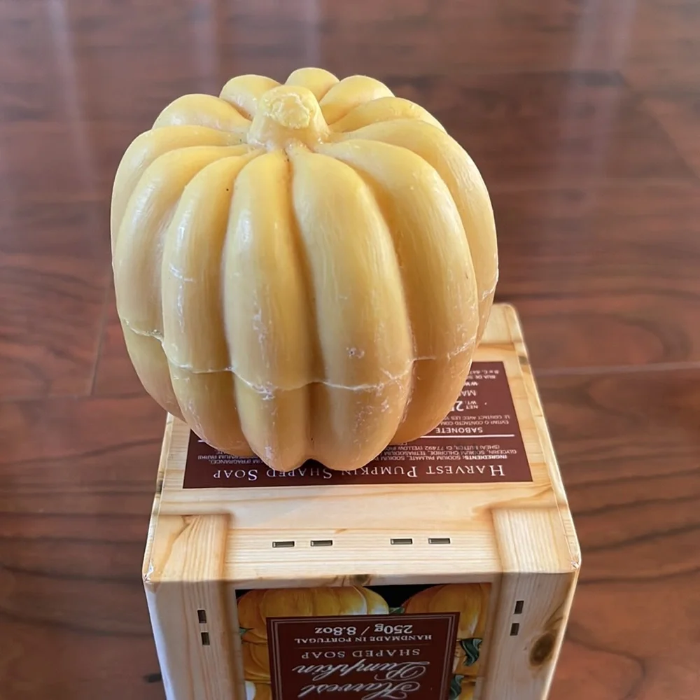 NWT Castelbel Harvest Pumpkin Shaped Handmade Soap
